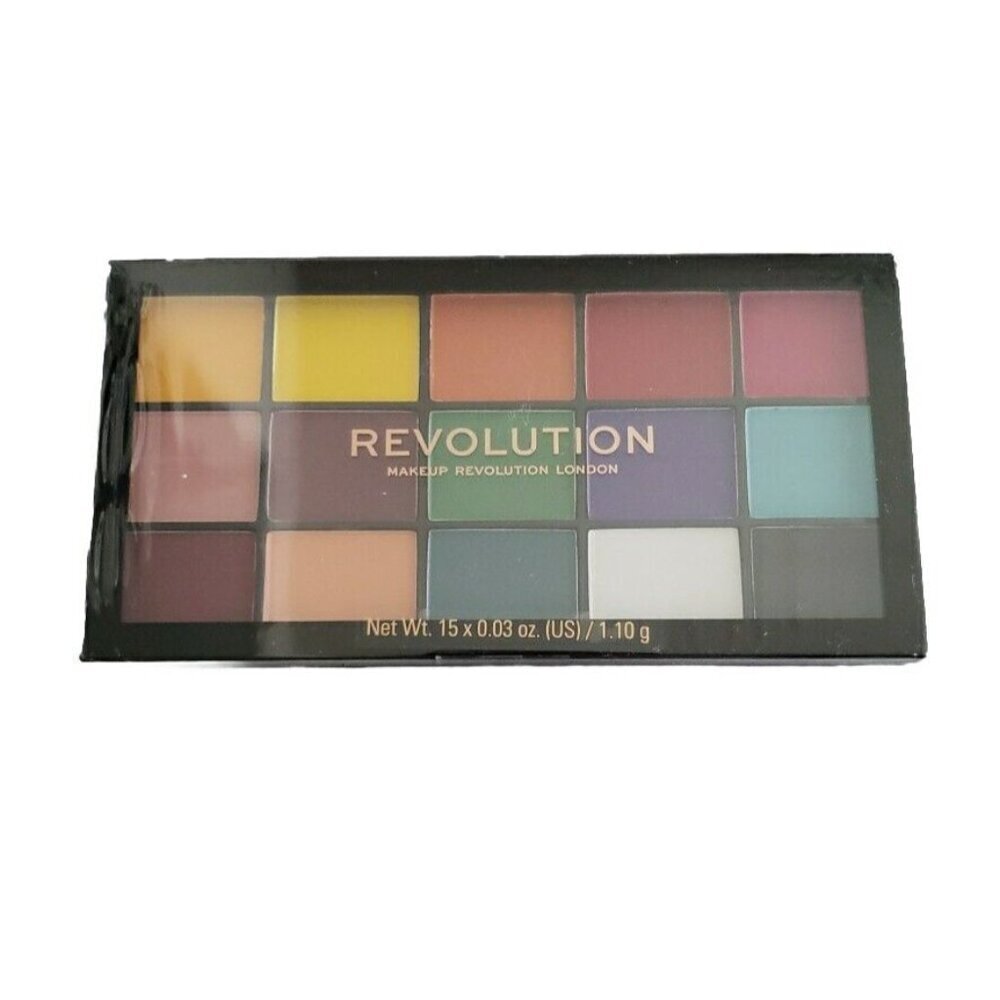 Makeup Revolution Reloaded Marvelous Mattes Eyeshadow Palette 15 Shades